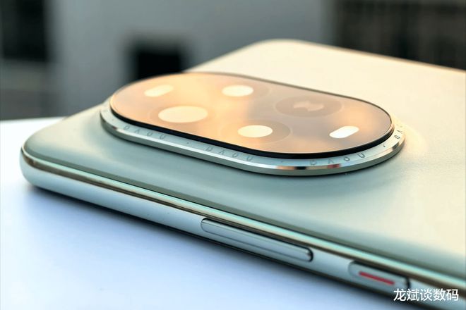 华为提前“清仓”现已跌至2819元等深微曲屏+卫星通信+100W(图3)