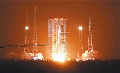 文昌航天发射场：通信技术试验卫星十六号成功升空！(图1)