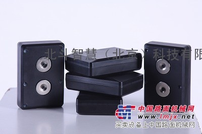 无线GPS定位器(图1)