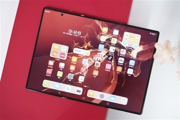 华为新一代三折叠来了！Mate XT 2入网：支持卫星通信(图2)