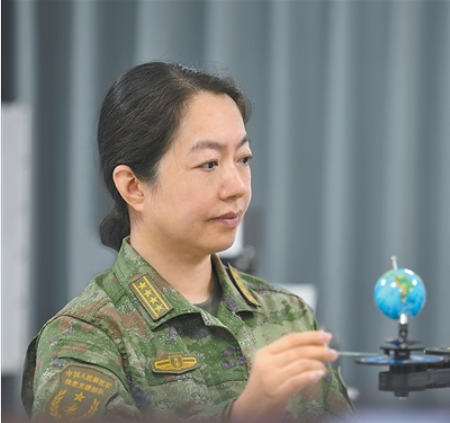 信息支援部队某研究所研究员何元智 科技报国 打造“天网”（最美新时代革命军人风采）(图1)