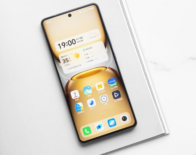 2025公认“性价比最高”的五款手机8月换机重点考虑良心机型(图1)
