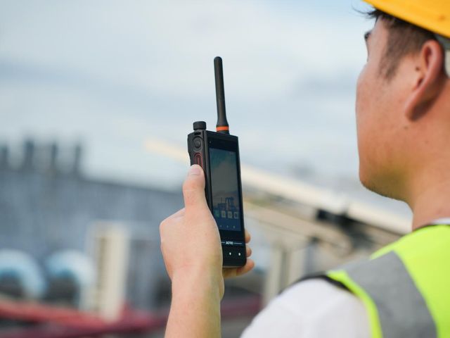 一文讲清：单北斗DMR双模对讲机是什么？(图2)