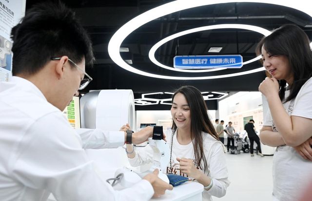 “科幻作家雄安行”作家们感受“未来之城”魅力(图5)