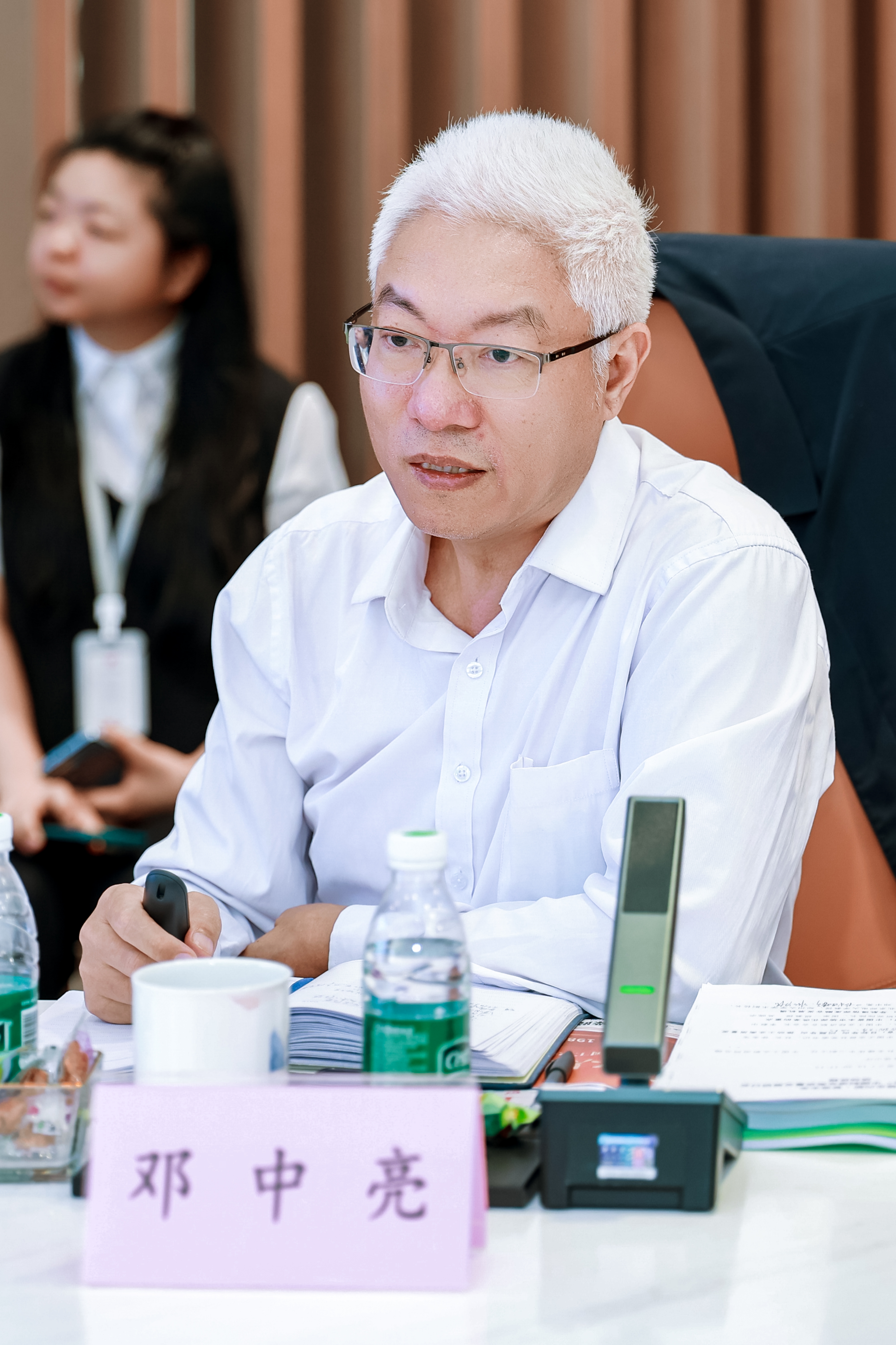 邓中亮：构建空天地海一体的智慧时空服务