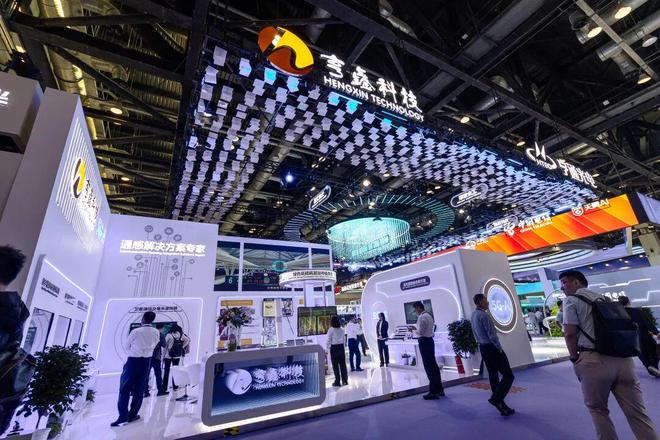 产品适配、技术迭代、生态思维：找寻亨鑫科技2025PT展的“关键词”(图2)