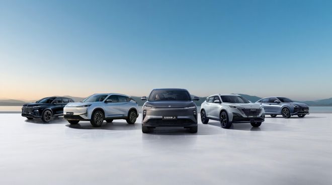 捍卫国家信息安全全球首搭独立北斗定位系统车型在东风下线(图2)