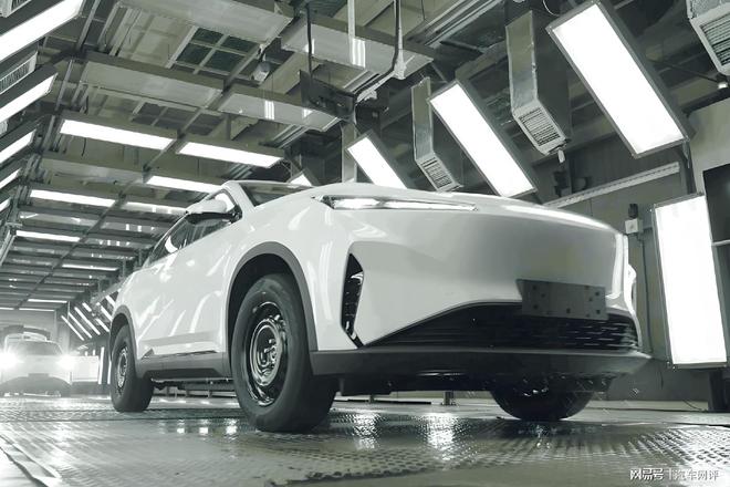 首搭独立北斗定位东风风神SKY EV01带来看得见的“安全自主”(图3)