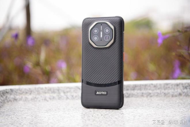 2025值得入手的专业三防手机推荐：国产芯片+单北斗+IP68(图2)