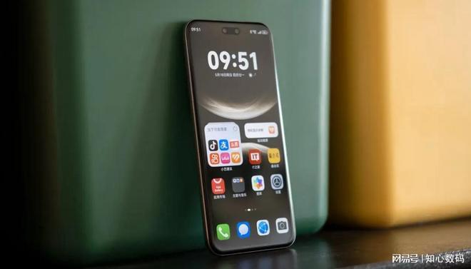 华为放弃高利润从4499元降至2599元双卫星通信+IP69+512GB(图2)