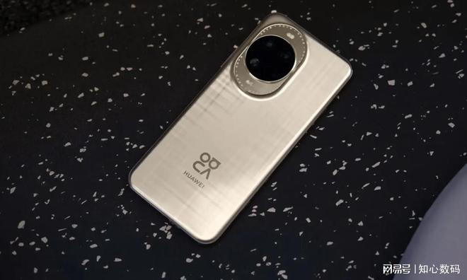 华为放弃高利润从4499元降至2599元双卫星通信+IP69+512GB(图4)