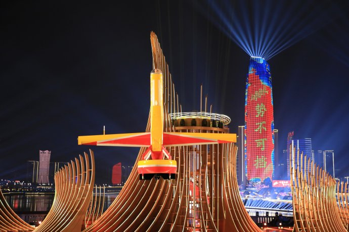 当两万架无人机点亮除夕夜空中国低空经济能否借春晚舞台实现全球技术输出？(图1)